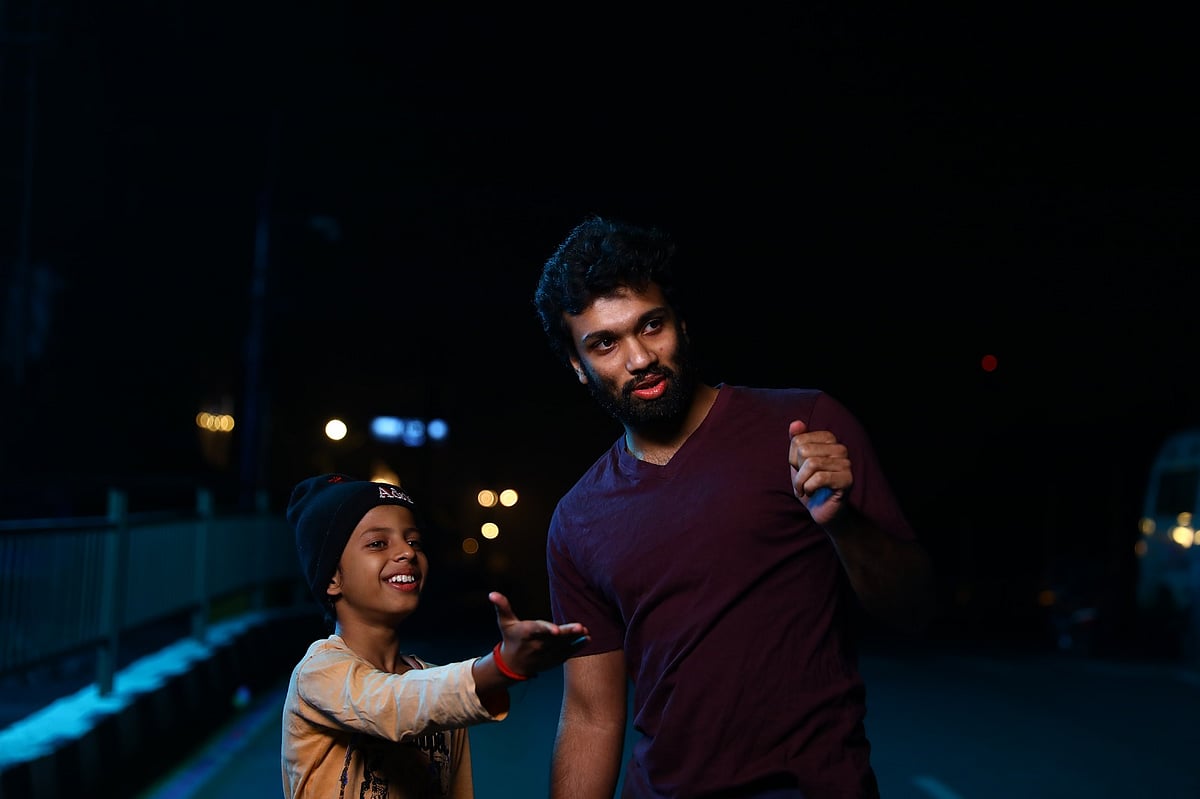 ಡಾ. ರಾಜ್ ಸಹೋದರ ವರದಪ್ಪನವರ ಮೊಮ್ಮಗನ ಮೊದಲ ಚಿತ್ರ ‘ಮಿಂಚುಹುಳು’ ಅ.4ಕ್ಕೆ ತೆರೆಗೆ