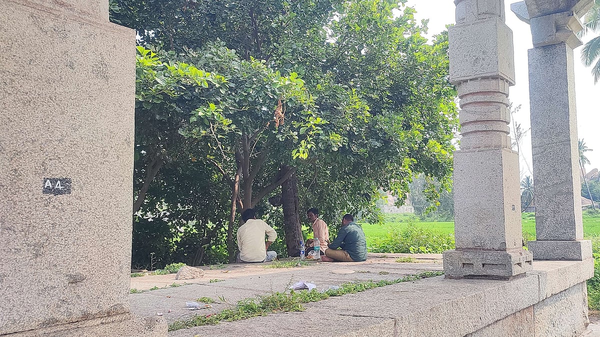 ಆನೆಗೊಂದಿ: ಅನೈತಿಕ ಚಟುವಟಿಕೆ ತಾಣವಾದ ವಿಜಯನಗರ ಕಾಲದ ಮಂಟಪಗಳು