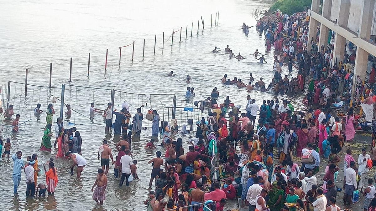 ಮಹಾಲಯ ಅಮಾವಾಸ್ಯೆ: ಅಜ್ಜಯ್ಯನ ದರ್ಶನಕ್ಕೆ ಭಕ್ತರ ದಂಡು