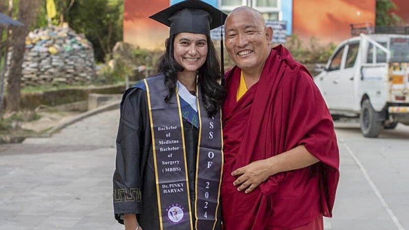 ಹಿಮಾಚಲ ಪ್ರದೇಶ | ಅಂದು ಬೀದಿಗಳಲ್ಲಿ ಭಿಕ್ಷೆ ಬೇಡುತ್ತಿದ್ದ ಬಾಲಕಿ ಇಂದು ಡಾಕ್ಟರ್!