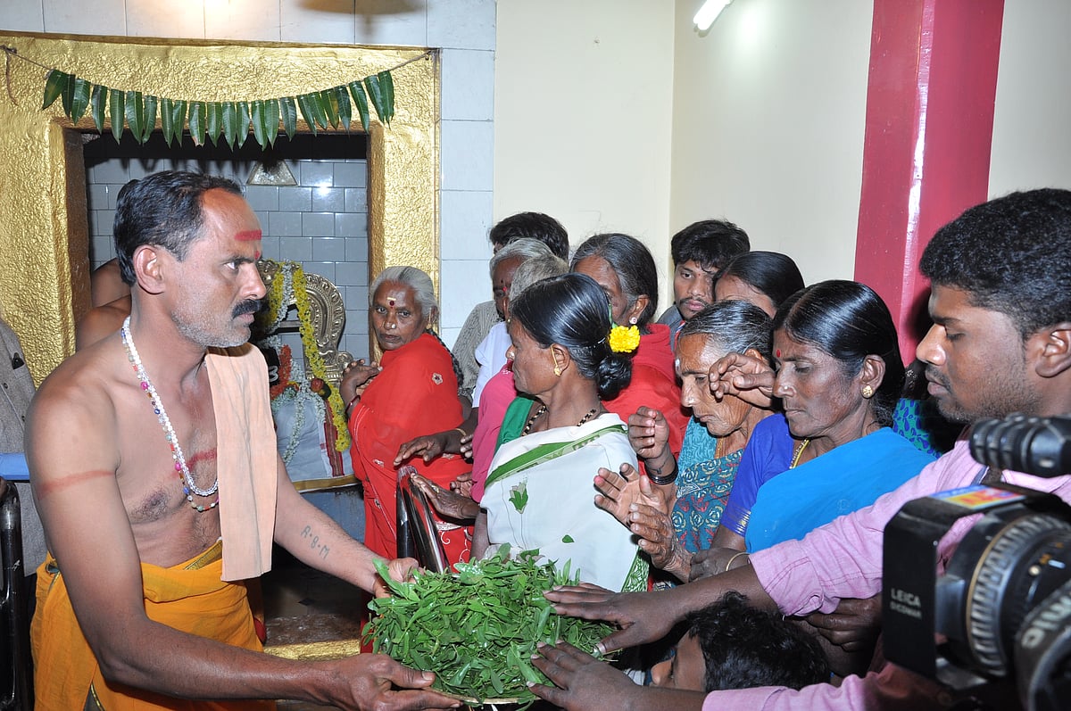 ಅಸ್ಪೃಶ್ಯತೆ ತೊರೆವ ಕಾಲುಹಾದಿಯಲ್ಲಿ....
