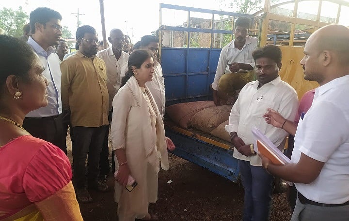 ಖಟಕಚಿಂಚೋಳಿ: ಹೆಸರು ಖರೀದಿ ಕೇಂದ್ರಕ್ಕೆ ಜಿಲ್ಲಾಧಿಕಾರಿ ಭೇಟಿ 