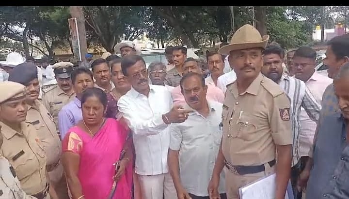 ಚಿಕ್ಕಬಳ್ಳಾಪುರ: ಸಂಸದ ಸುಧಾಕರ್‌ಗಿಲ್ಲ ಆಹ್ವಾನ; ‘ನಂದಿ’ಯಲ್ಲಿ ಆಕ್ರೋಶ