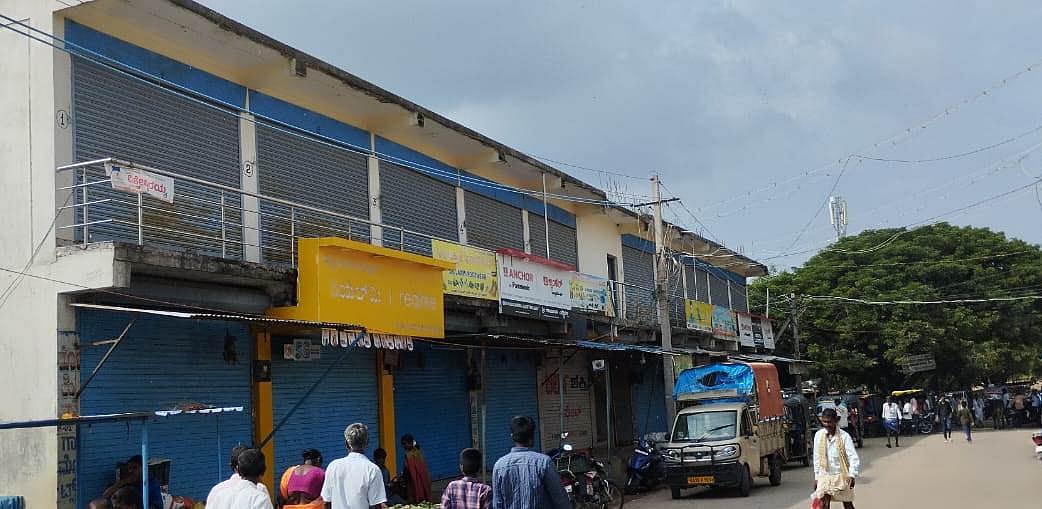 ಮುದಗಲ್: ಮಳಿಗೆಗಳ ಹರಾಜಿಗೆ ಪುರಸಭೆ ನಿರ್ಲಕ್ಷ್ಯ