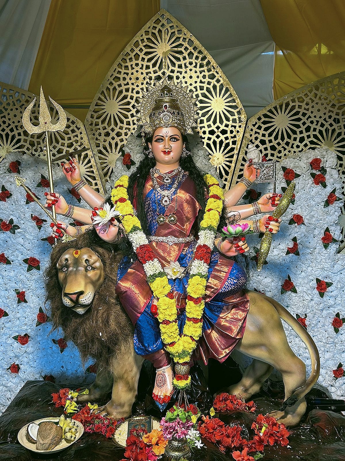 ಕಡೂರು: ಜನಾಕರ್ಷಣೆ ಕೇಂದ್ರವಾದ ದುರ್ಗಾ ದೇವಿ