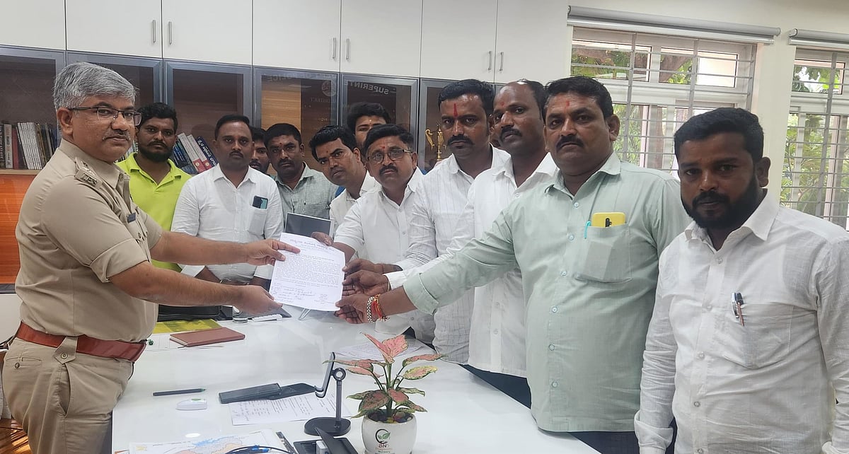 ಕೊಪ್ಪಳ: ಶಾಸಕ ಜನಾರ್ದನ ರೆಡ್ಡಿ ವಿರುದ್ಧ ಕ್ರಮಕ್ಕೆ ಆಗ್ರಹಿಸಿ ಮನವಿ