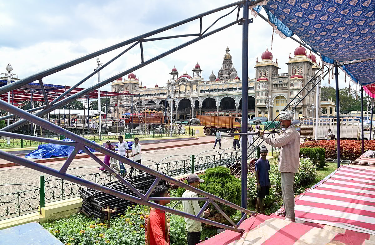 ಮೈಸೂರು | ನಾಳೆ ಅದ್ದೂರಿ ಜಂಬೂಸವಾರಿ: ಲಕ್ಷಾಂತರ ಮಂದಿ ಪಾಲ್ಗೊಳ್ಳುವ ನಿರೀಕ್ಷೆ