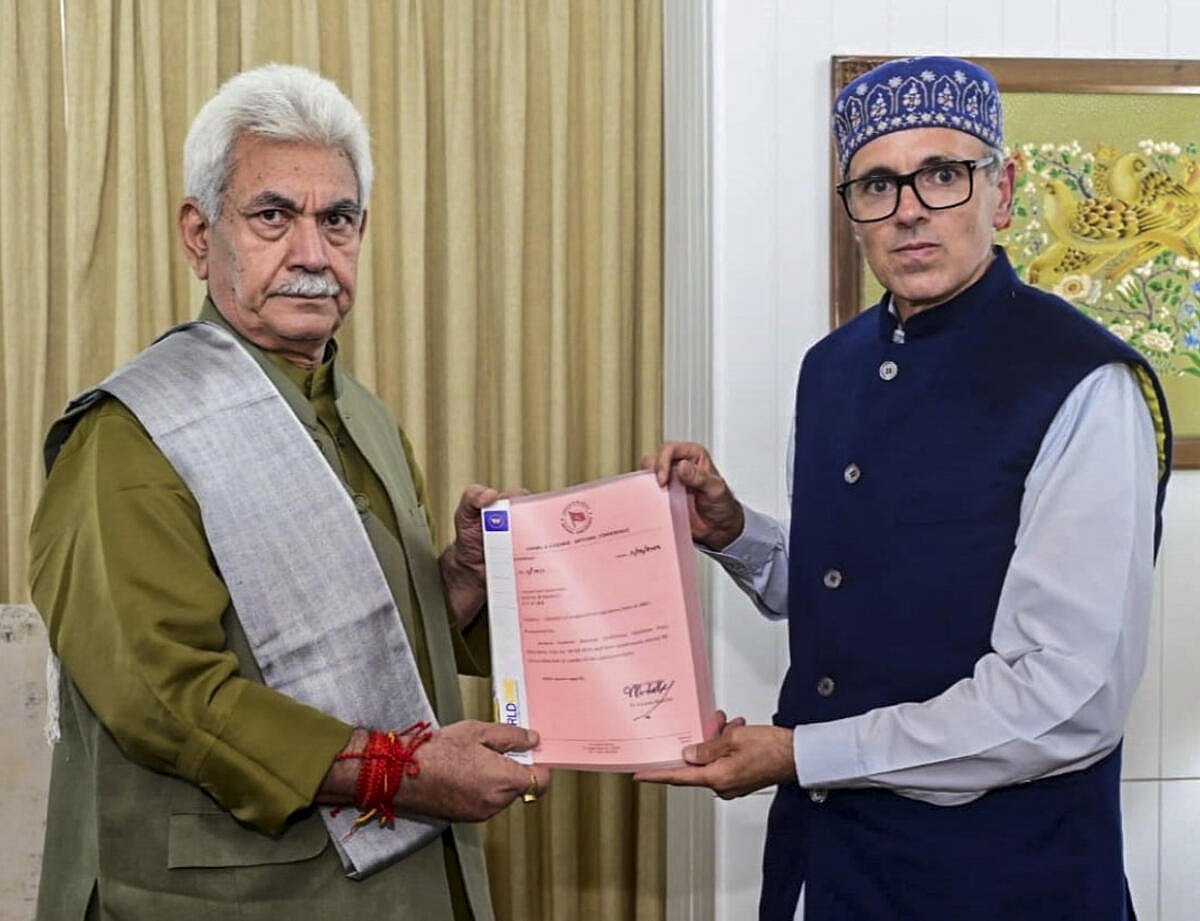 ಜಮ್ಮು ಮತ್ತು ಕಾಶ್ಮೀರ: ಸರ್ಕಾರ ರಚನೆಗೆ ಎನ್‌ಸಿ-ಕಾಂಗ್ರೆಸ್ ಮೈತ್ರಿ ಹಕ್ಕು ಮಂಡನೆ