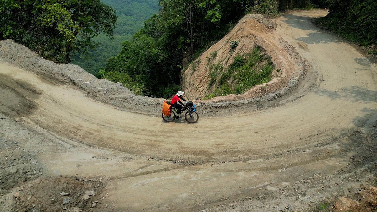 ಬೆಂಗಳೂರು – ಸಿಂಗಪುರ ಸೈಕಲ್‌ ಯಾನ: ಸಂಚಾರಿ ಸುದರ್ಶನ್‌ ಸಾಹಸ