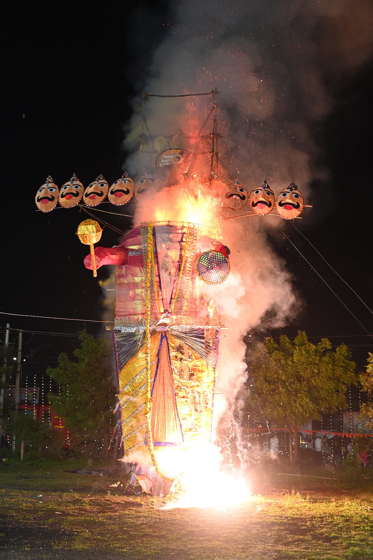 Photos : ಬೀದರ್‌ನಲ್ಲಿ ಸಂಭ್ರಮದ ವಿಜಯದಶಮಿ; ರಾವಣನ ಪ್ರತಿಕೃತಿ ದಹನ