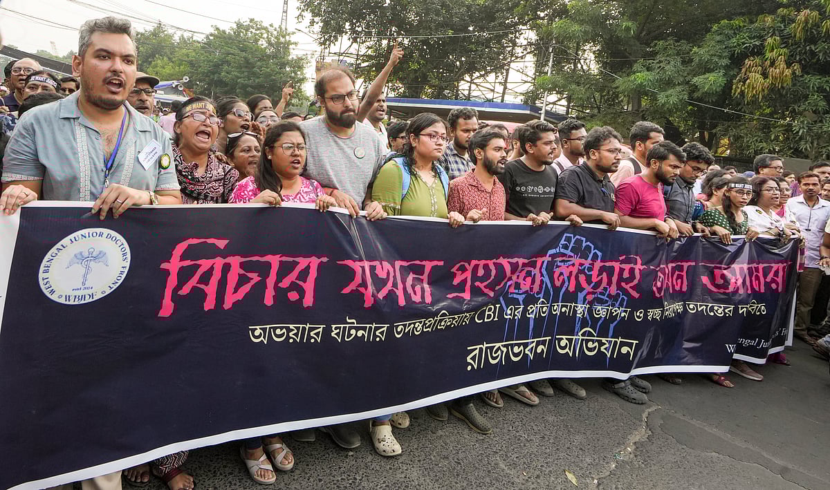 ಕೋಲ್ಕತ್ತ | 10ನೇ ದಿನಕ್ಕೆ ವೈದ್ಯರ ಉಪವಾಸ: ರಾಜಭವನಕ್ಕೆ ರ‍್ಯಾಲಿ