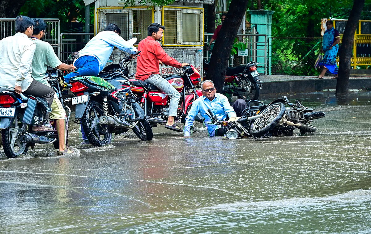 ಕಲಬುರಗಿ ಜಿಲ್ಲೆಯ ವಿವಿಧೆಡೆ ಧಾರಾಕಾರ ಮಳೆ
