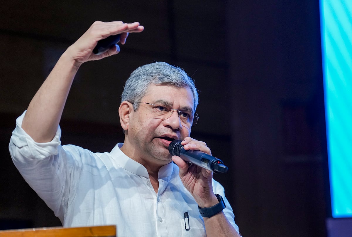 ರೈಲ್ವೆ ಮಾರ್ಗ | ರಾಜ್ಯದಿಂದ ಭೂಮಿ ಹಸ್ತಾಂತರ ವಿಳಂಬ: ಅಶ್ವಿನಿ ವೈಷ್ಣವ್‌