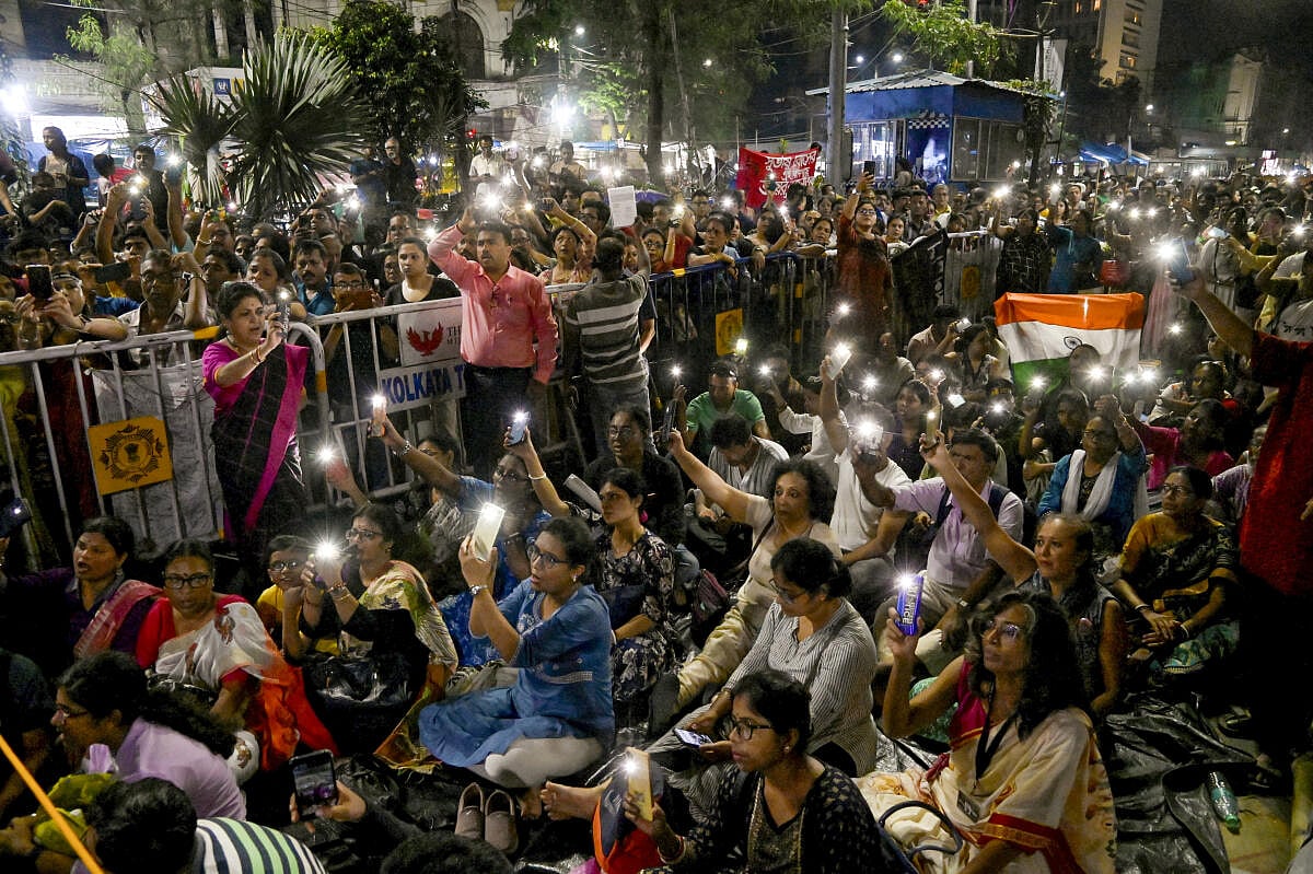 ಕರ್ತವ್ಯ ನಿರ್ವಹಣೆಯಲ್ಲಿ ಪ.ಬಂಗಾಳ ಸರ್ಕಾರ ವಿಫಲ, ರಾಜಭವನ ಮಧ್ಯಪ್ರವೇಶ: ಗವರ್ನರ್