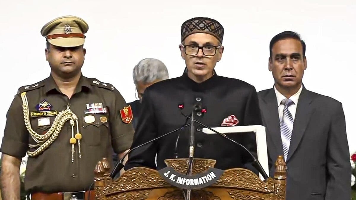 ಜಮ್ಮು ಮತ್ತು ಕಾಶ್ಮೀರ ಮುಖ್ಯಮಂತ್ರಿಯಾಗಿ ಒಮರ್‌ ಅಬ್ದುಲ್ಲಾ ಪ್ರಮಾಣ ವಚನ ಸ್ವೀಕಾರ