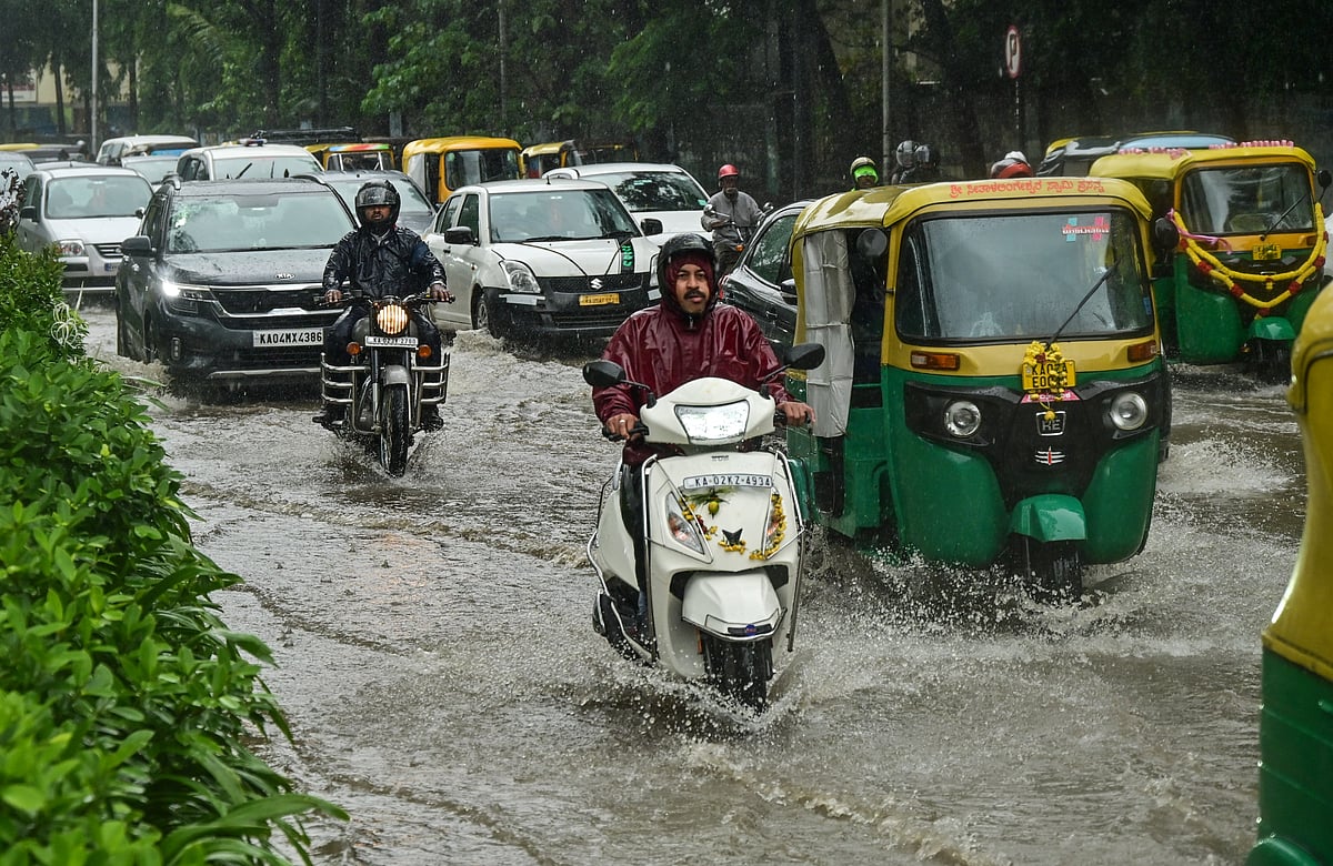 ಬೆಂಗಳೂರು: ನಗರದ ಹಲವೆಡೆ ಭಾರಿ ಮಳೆ 