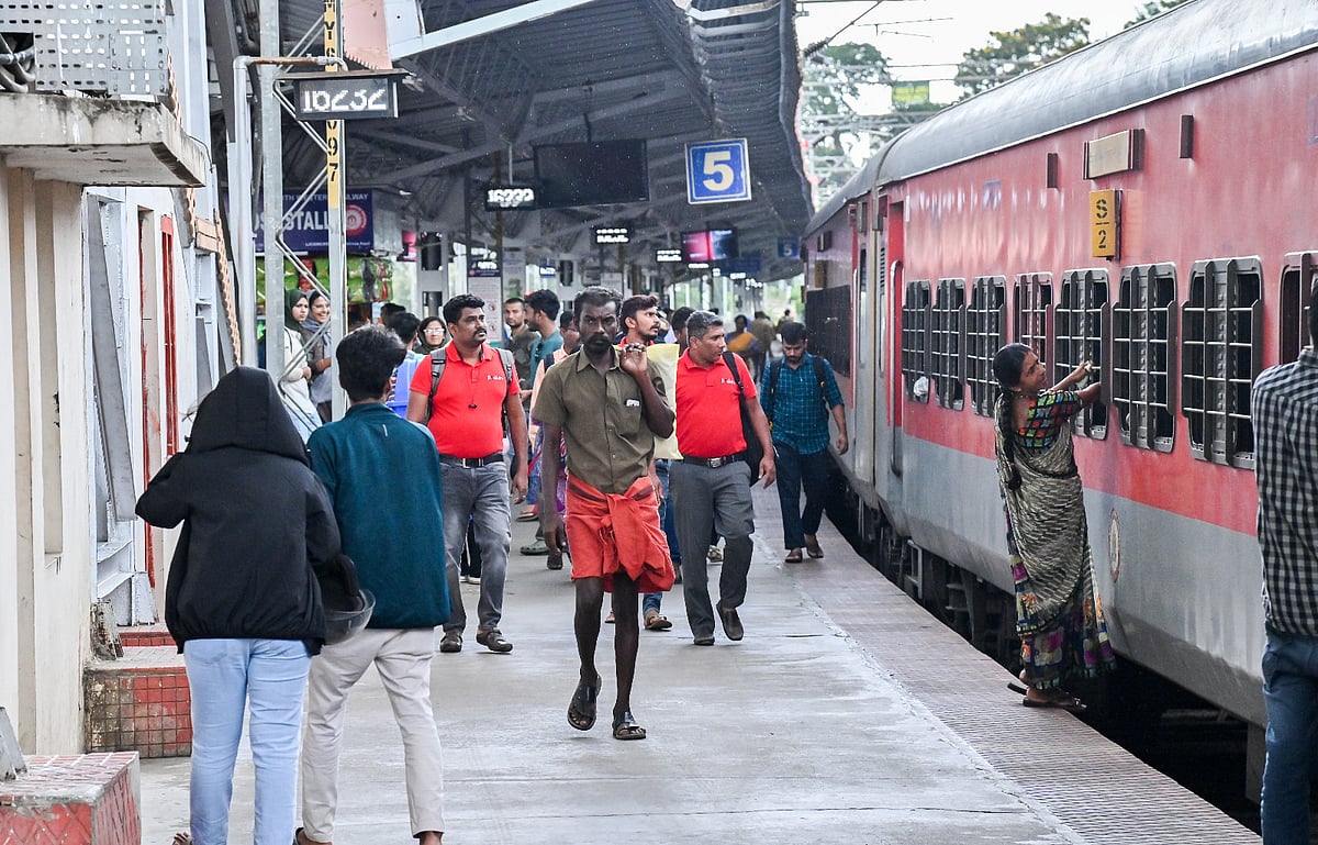 ದಸರೆ: ರೈಲಿನಲ್ಲಿ ಬಂದರು 10 ಲಕ್ಷ ಮಂದಿ; ಒಟ್ಟು ₹7.37 ಕೋಟಿ ಆದಾಯ ಸಂಗ್ರಹ