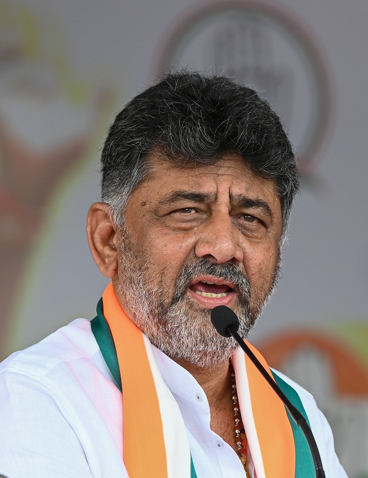 ನೈಸ್‌ ರಸ್ತೆ ವ್ಯಾಪ್ತಿಯಲ್ಲಿ ಎಷ್ಟಿದೆ ‘ಸ್ವಾಮಿ’ ಆಸ್ತಿ?: ಎಚ್‌ಡಿಕೆಗೆ ಡಿಕೆಶಿ