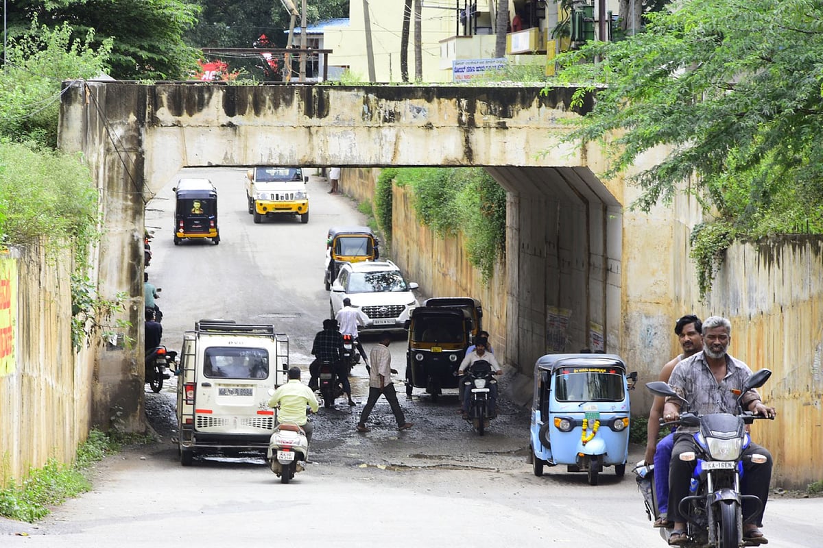 ಚಿತ್ರದುರ್ಗ: ರೈಲ್ವೆ ಕೆಳ ಸೇತುವೆ ಸಂಚಾರ; ವಾಹನ ಸವಾರಿ ಬಲು ದುಸ್ತರ