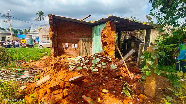 ಜಿಟಿ ಜಿಟಿ ಮಳೆಗೆ ಕುಸಿದ ಮನೆ: ಸಂಕಷ್ಟದಲ್ಲಿ ಪರಿಶಿಷ್ಟ ಕುಟುಂಬ