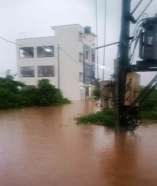 ಕೋಡಿ ಬಿದ್ದ ರಾಮಸಂದ್ರ, ಹಿರೇಕೆರೆ: ಕೆಂಪೇಗೌಡ ಬಡಾವಣೆ 3ನೇ ಹಂತ ಜಲಾವೃತ