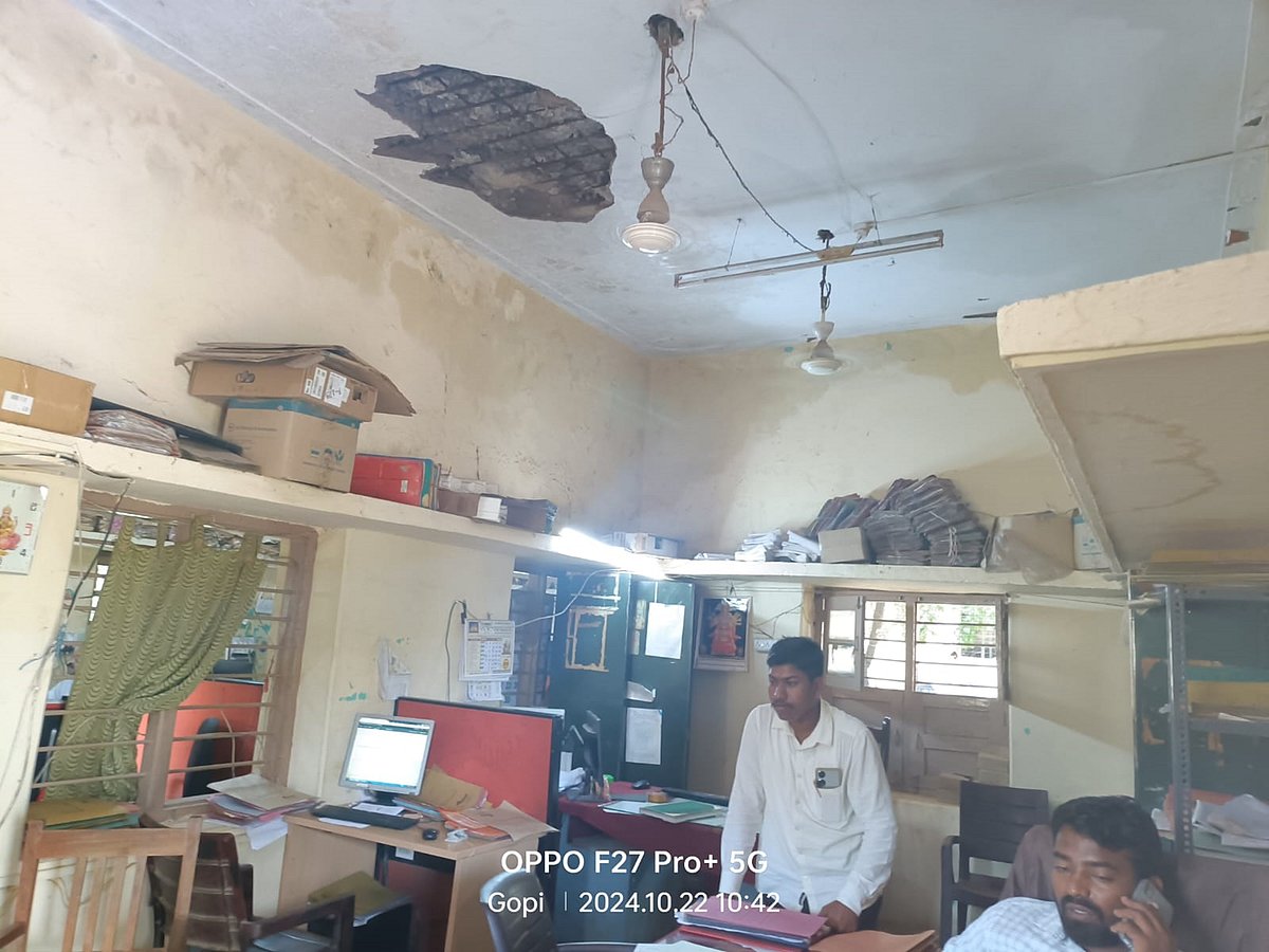 ಮುಧೋಳ: ಕಡತ ಕಾಪಾಡುವುದೇ ಸವಾಲು