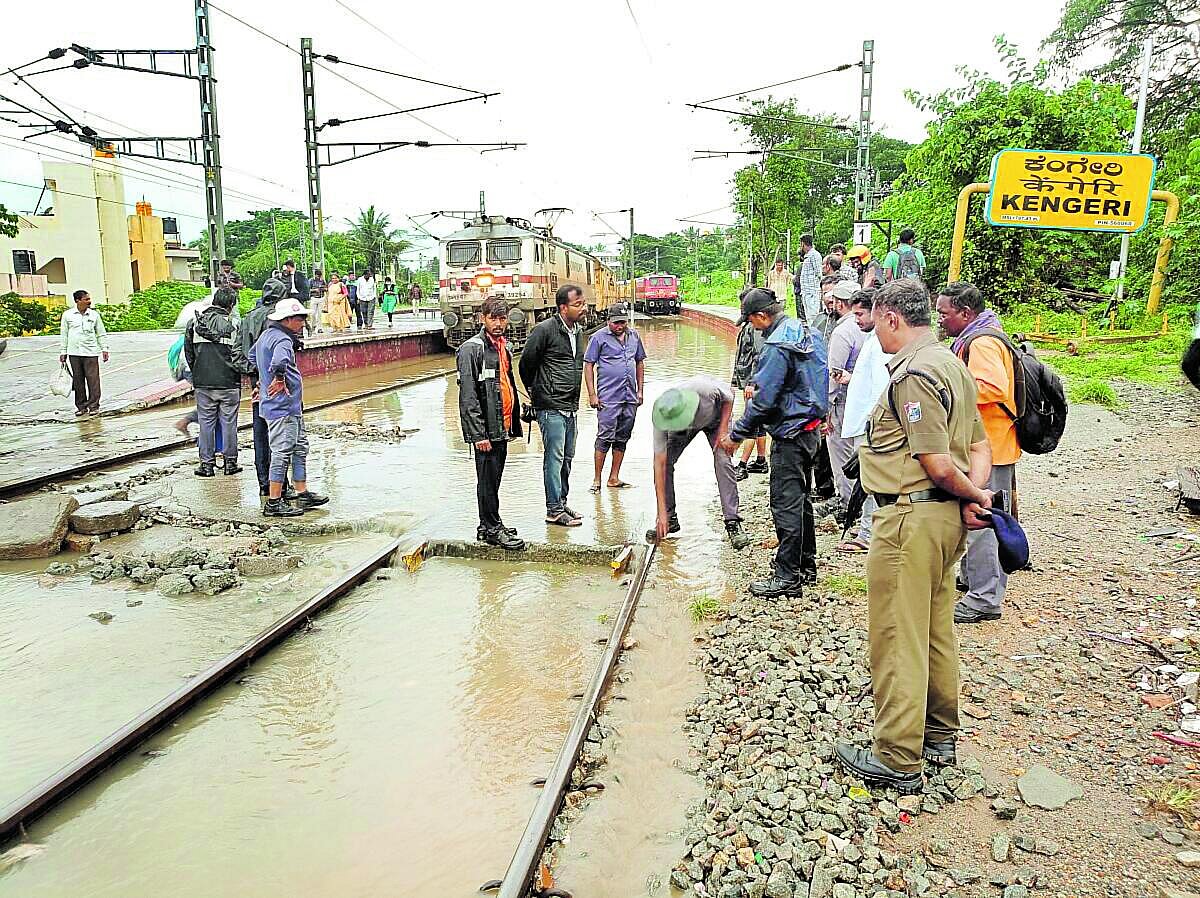 Bengaluru Rains | ವಿಪತ್ತು ನಿರ್ವಹಣೆ ತಂಡ ನಿಯೋಜನೆ, 1533ಕ್ಕೆ ಕರೆ ಮಾಡಿ