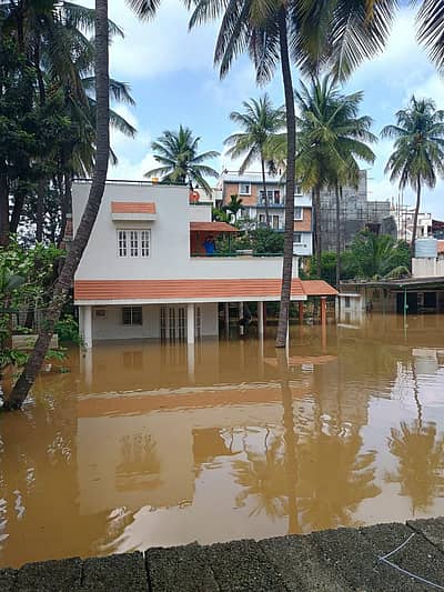 ಸಹಕಾರ ನಗರ ವ್ಯಾಪ್ತಿಯ ಟಾಟಾನಗರದ ಮನೆಗಳಿಗೆ ನೀರು ನುಗ್ಗಿರುವುದು. 