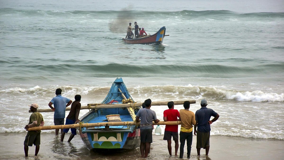 ಒಡಿಶಾ | ಡಾನಾ ಚಂಡಮಾರುತದ ಆತಂಕ: 288 ರಕ್ಷಣಾ ತಂಡ ನೇಮಕ; 10 ಲಕ್ಷ ಜನರ ಸ್ಥಳಾಂತರ