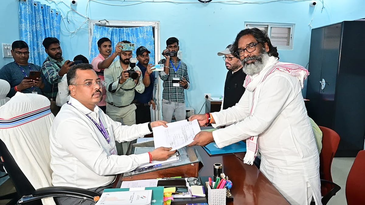 J’khand polls: ಸಿಎಂ ಸೊರೇನ್, ವಿರೋಧ ಪಕ್ಷದ ನಾಯಕ ಅಮರ್ ನಾಮಪತ್ರ ಸಲ್ಲಿಕೆ