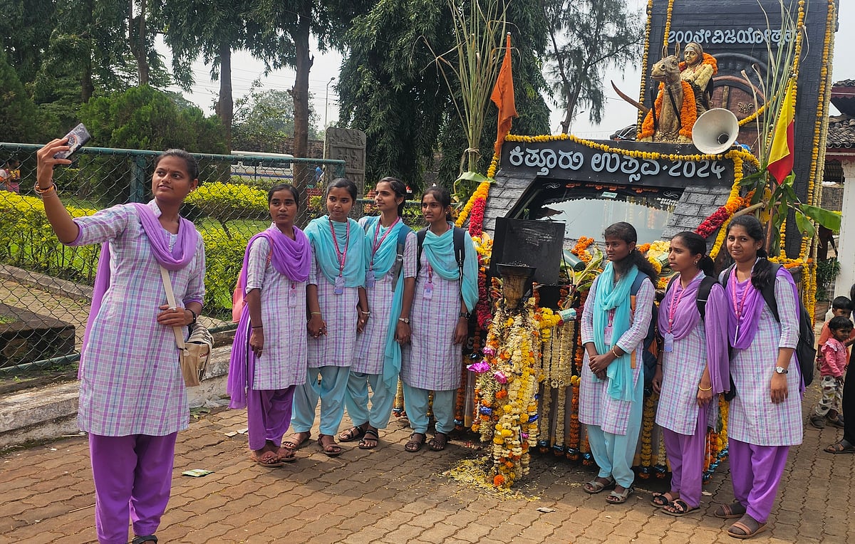 ಚನ್ನಮ್ಮನ ಕಿತ್ತೂರು: ಪ್ರವಾಸಿ ಕೇಂದ್ರವಾದ ಕೋಟೆ ಆವರಣ