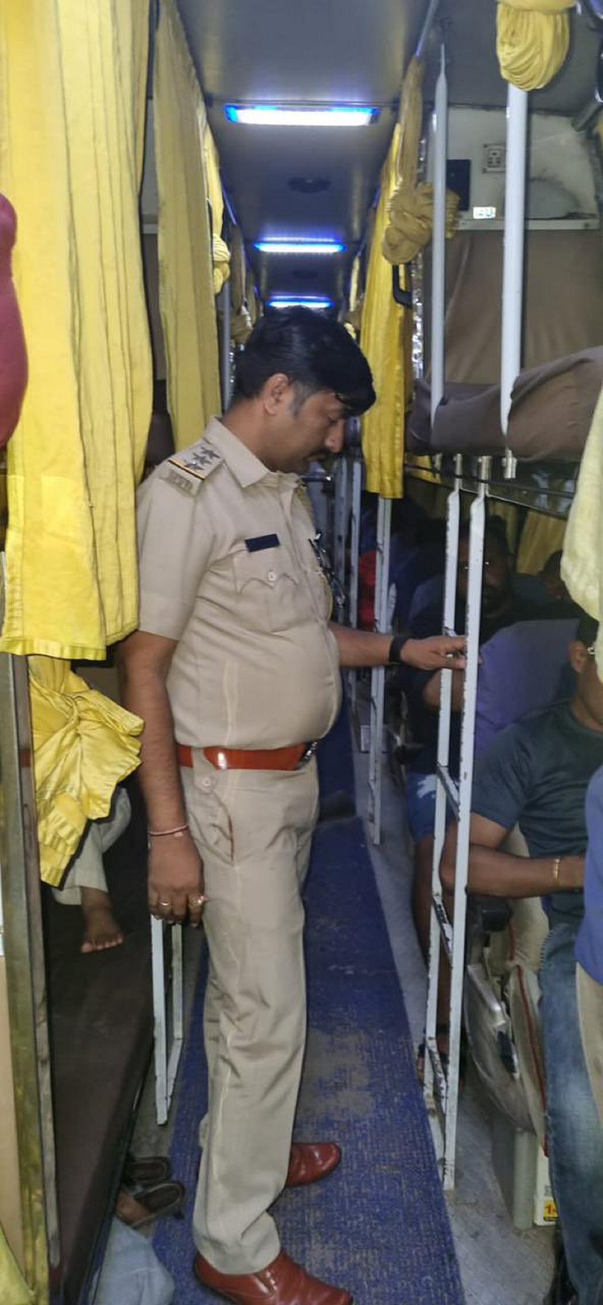 ಹಬ್ಬಕ್ಕೆ ಬಸ್‌ ದರ ಏರಿಸಿದರೆ ಪರ್ಮಿಟ್‌ ರದ್ದು: ಖಾಸಗಿ ಬಸ್‌ಗಳಿಗೆ ಎಚ್ಚರಿಕೆ ‌