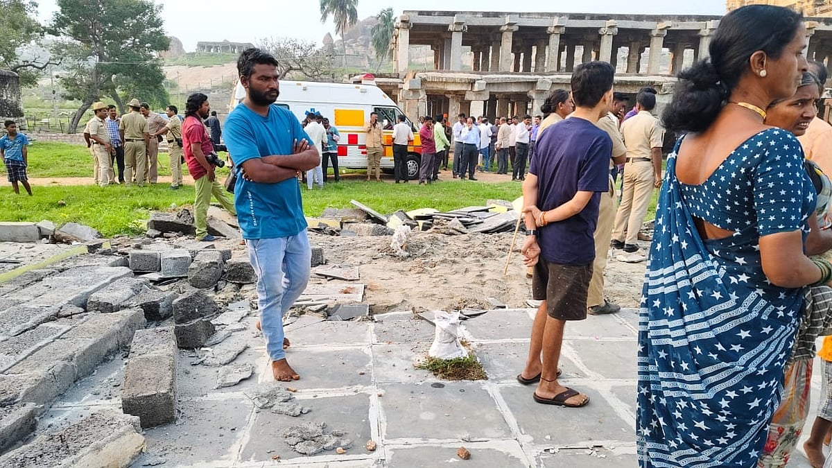 ಬೆಳ್ಳಂಬೆಳಿಗ್ಗೆಯೇ ಜಂಟಿ ಕಾರ್ಯಾಚರಣೆ: ಹಂಪಿಯಲ್ಲಿ ಅಕ್ರಮ ಕಟ್ಟಡಗಳ ನೆಲಸಮ