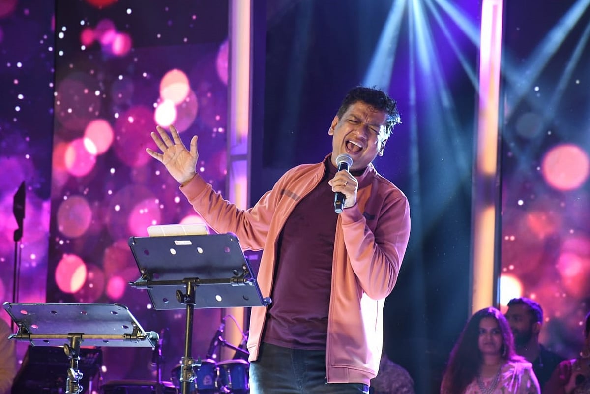 ಕಿತ್ತೂರು ಉತ್ಸವದ ಮೆರಗು ಹೆಚ್ಚಿಸಿದ ಗಾಯಕ ವಿಜಯಪ್ರಕಾಶ್‌