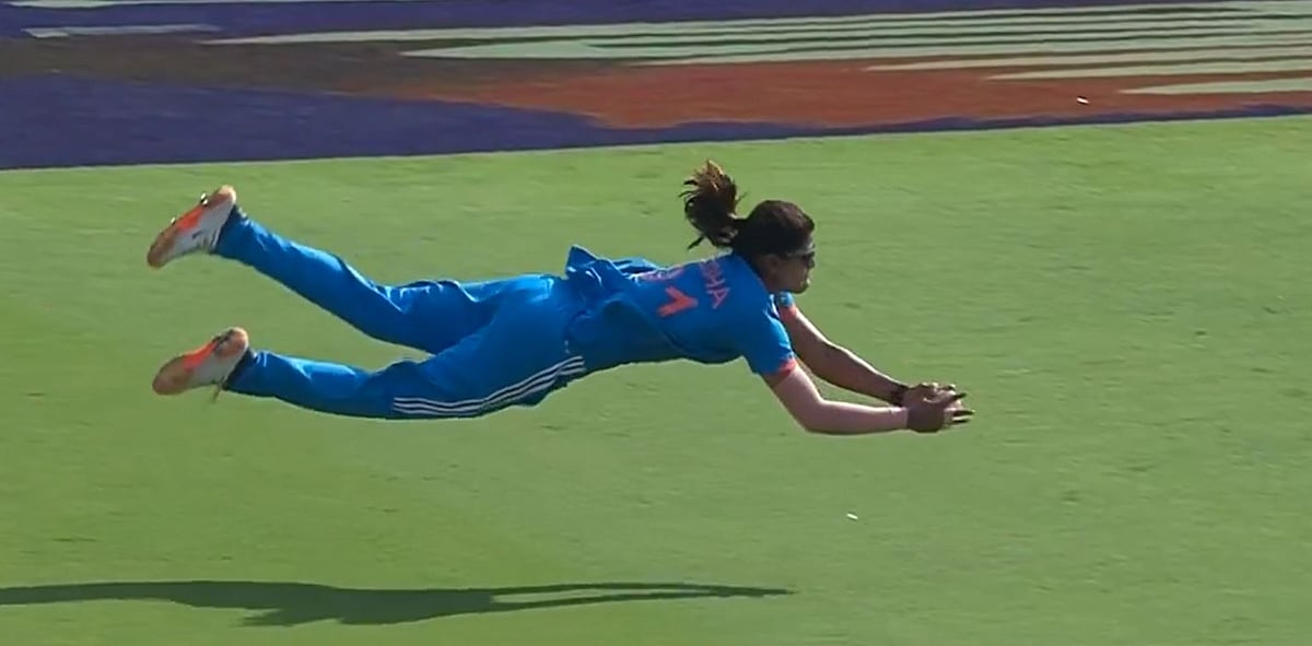 IND vs NZ | ಅದ್ಭುತ ಕ್ಯಾಚ್ ಪಡೆದ ರಾಧಾ ಯಾದವ್; ನೆಟ್ಟಿಗರಿಂದ ವ್ಯಾಪಕ ಪ್ರಶಂಸೆ