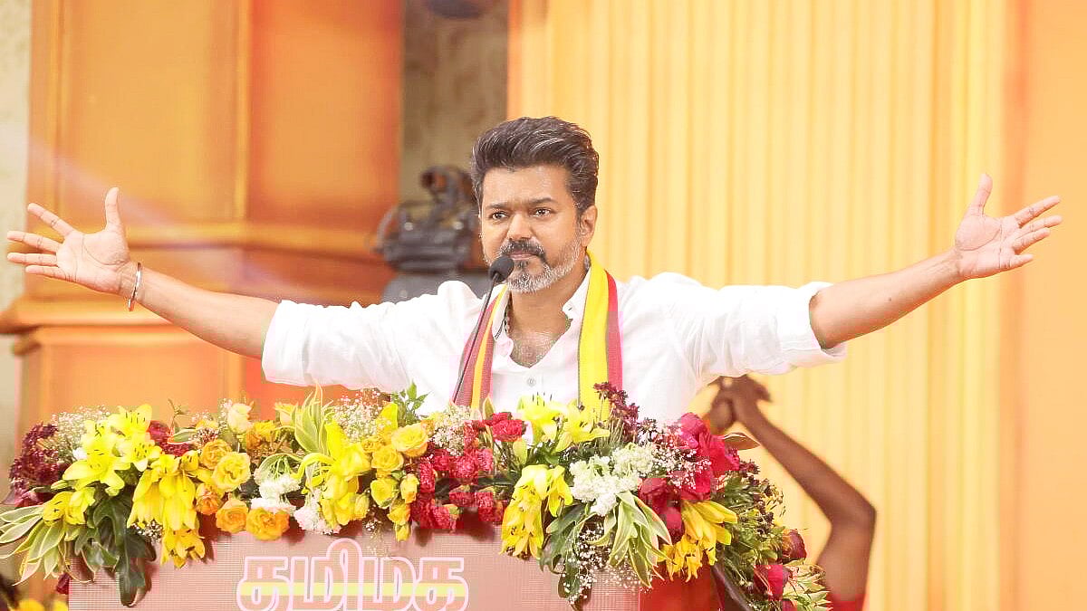 ವೃತ್ತಿ ಜೀವನದ ಔನ್ನತ್ಯವನ್ನು ಎಸೆದು ಬಂದಿದ್ದೇನೆ.. ನಿಮಗಾಗಿ ನಾನು! ನಟ ವಿಜಯ್