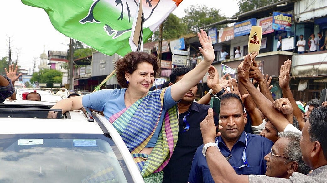 ವಯನಾಡ್‌ನಲ್ಲಿ ವೃದ್ಧೆ ನೀಡಿದ ಜಪಮಾಲೆ ಮದರ್ ತೆರೇಸಾ ನೆನಪು ತರಿಸಿತು: ಪ್ರಿಯಾಂಕಾ