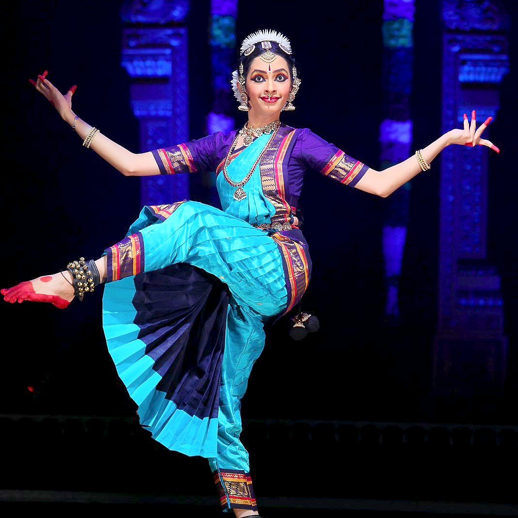 ಉತ್ಸಾಹಭರಿತ ಕಲಾ ಪ್ರದರ್ಶನ: ಪ್ರೇಕ್ಷಕರ ಮನ ಗೆದ್ದ ಭುವನಾ ಹೊಳ್ಳ