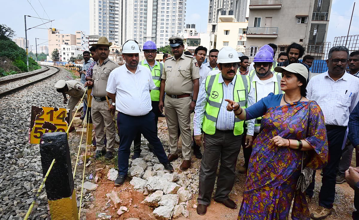 ಬೆಂಗಳೂರು ಉಪನಗರ ರೈಲು ಕಾಮಗಾರಿ ಪರಿಶೀಲಿಸಿದ ಶಾಲಿನಿ; ವಿಳಂಬಕ್ಕೆ ಅಸಮಾಧಾನ