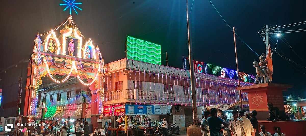 ಚಾಳಕಾಪುರ: ಹನುಮಾನ ಜಾತ್ರೆಗೆ ಭರದ ಸಿದ್ಧತೆ