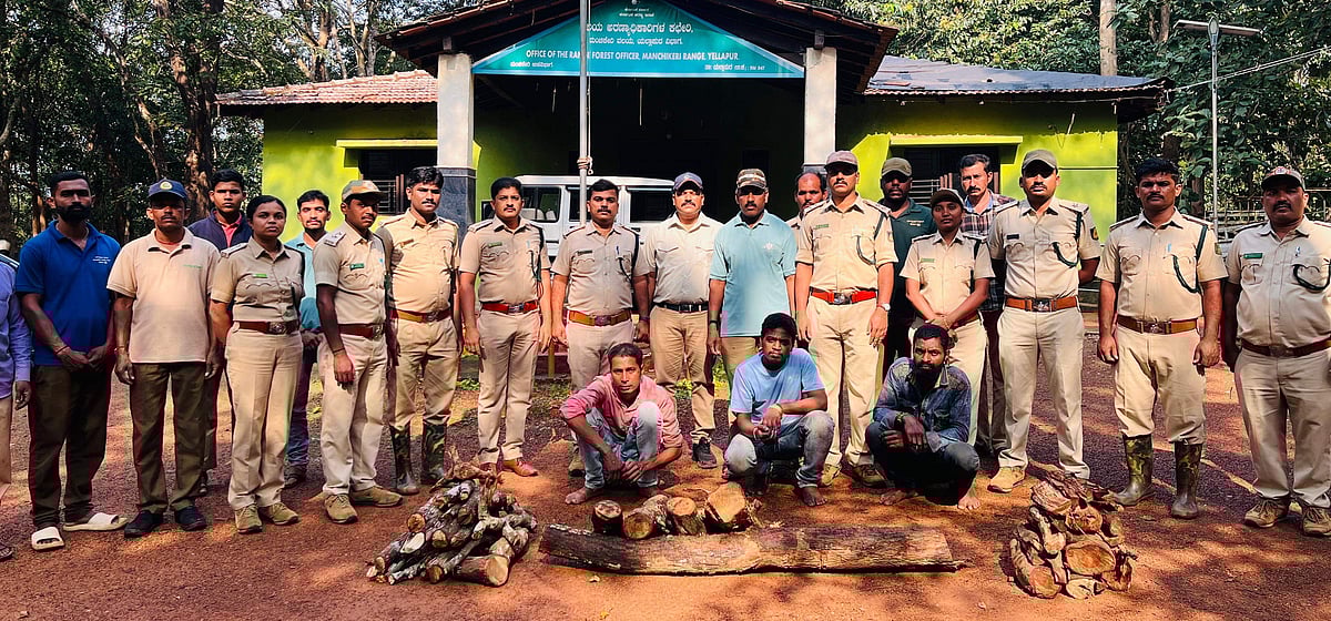 ಶ್ರೀಗಂಧ ದಾಸ್ತಾನು: ಮೂವರ ಬಂಧನ