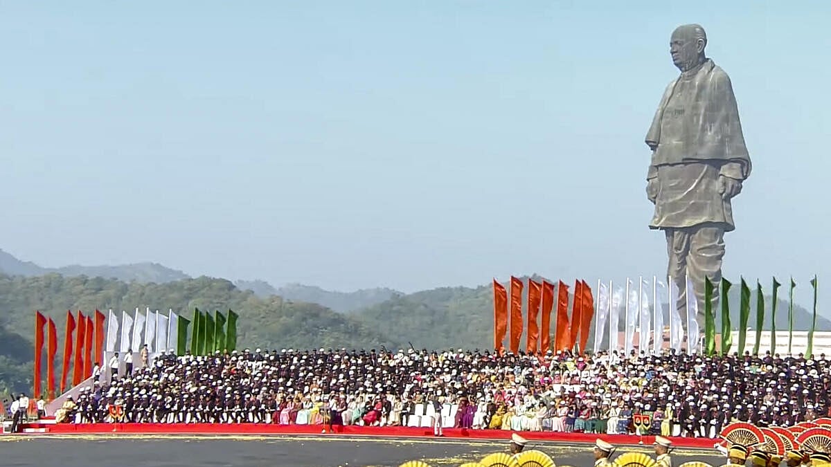 ಸರ್ದಾರ್ ವಲ್ಲಭಭಾಯಿ ಪಟೇಲ್ ಜನ್ಮದಿನ: ಮುರ್ಮು, ಮೋದಿ ಸೇರಿ ಗಣ್ಯರ ನಮನ