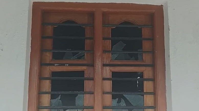 ವಕ್ಫ್ ಆಸ್ತಿ ವಿಷಯಕ್ಕೆ ಗಲಾಟೆ: ಕಲ್ಲು ತೂರಾಟ 