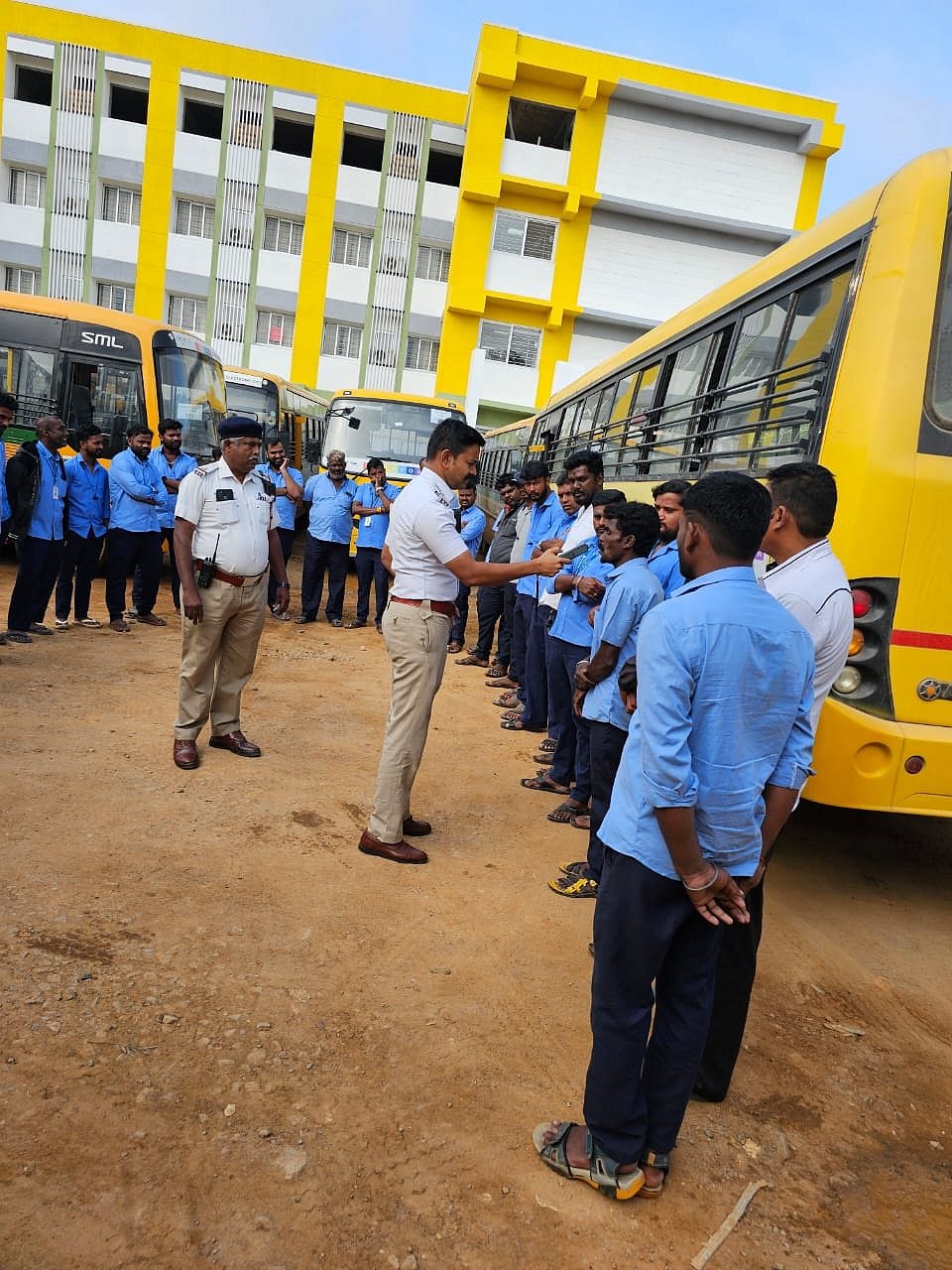 ಮದ್ಯ ಸೇವಿಸಿ ಶಾಲಾ ವಾಹನ ಚಾಲನೆ: 108 ಚಾಲಕರ ವಿರುದ್ಧ ಎಫ್‌ಐಆರ್‌

