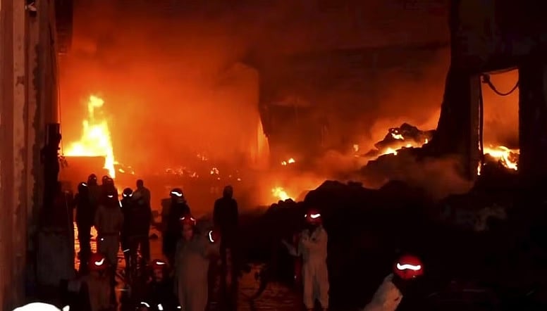 ದೆಹಲಿ | ಪೀಠೋಪಕರಣಗಳ ಗೋದಾಮಿನಲ್ಲಿ ಬೆಂಕಿ ಅವಘಡ: ಉಸಿರುಗಟ್ಟಿ ಇಬ್ಬರ ಸಾವು 