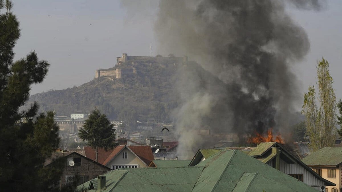 J&K | ಶ್ರೀನಗರ ಮಾರುಕಟ್ಟೆ ಬಳಿ ಉಗ್ರರಿಂದ ಗ್ರೆನೇಡ್ ದಾಳಿ; 12 ನಾಗರಿಕರಿಗೆ ಗಾಯ