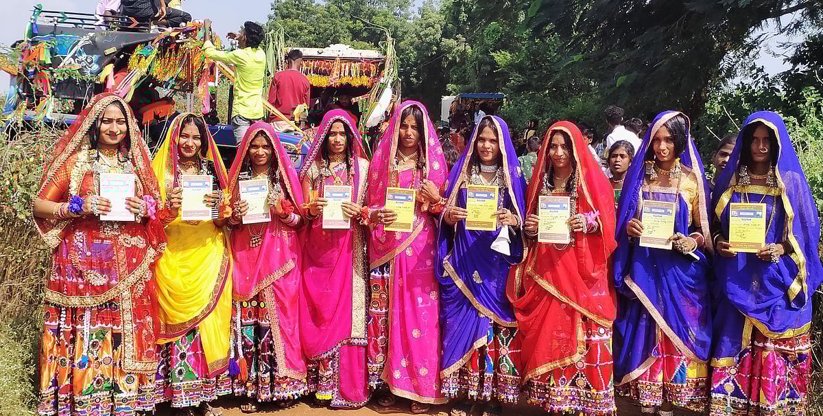 ಅಳವಂಡಿ: ನರೇಗಾ ಜಾಗೃತಿಯೊಂದಿಗೆ ದೀಪಾವಳಿ ಆಚರಣೆ