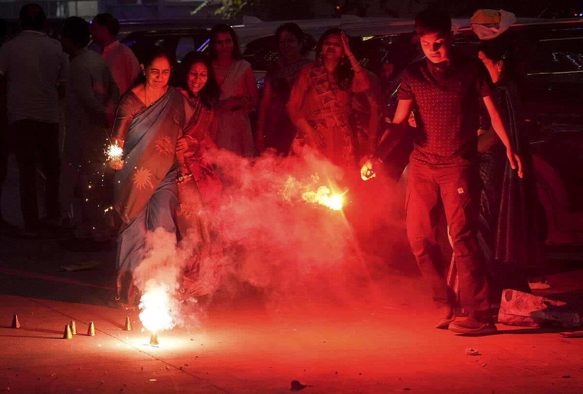 ದೆಹಲಿ | ಪಟಾಕಿ ನಿಷೇಧ ಜಾರಿಗೆ ತೆಗೆದುಕೊಂಡ ಕ್ರಮಗಳೇನು: ಸುಪ್ರಿಂ ಕೋರ್ಟ್ ಗರಂ
