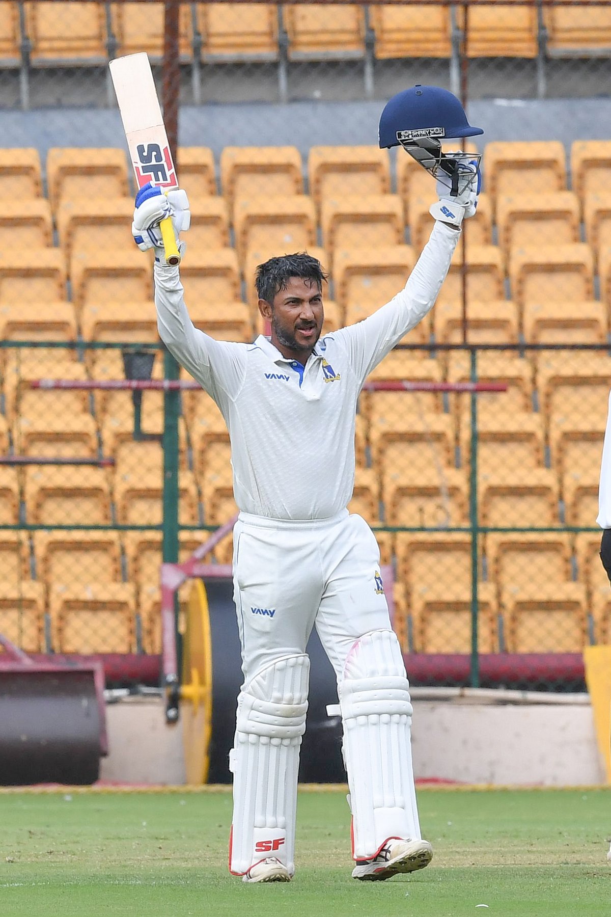 ರಣಜಿ ಕ್ರಿಕೆಟ್ | ಅನುಸ್ಟುಪ್ ಮಜುಂದಾರ್‌ ಶತಕ:  ಉತ್ತಮ ಮೊತ್ತದತ್ತ ಬಂಗಾಳ