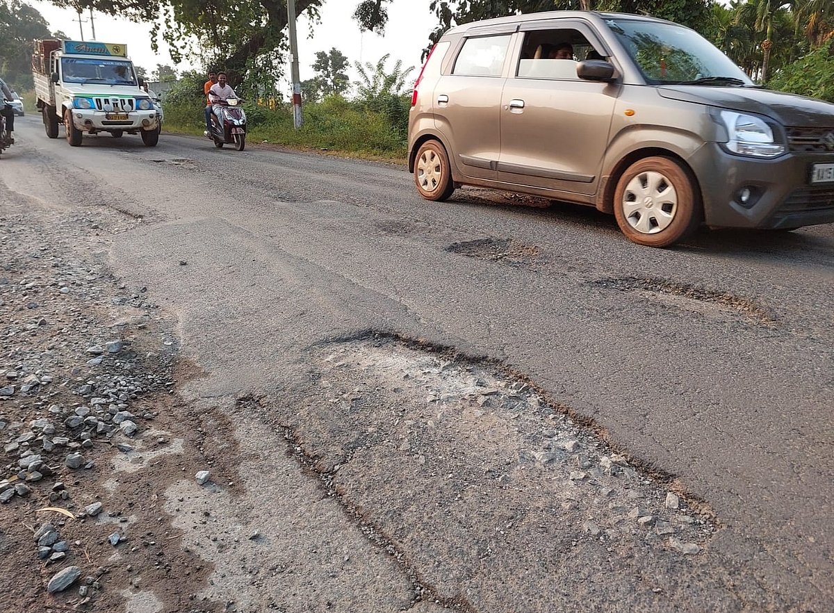 ಸೊರಬ–ಶಿರಾಳಕೊಪ್ಪ ಮುಖ್ಯ ಮಾರ್ಗ; ರಸ್ತೆ ಗುಂಡಿಮಯ.. ಪ್ರಯಾಣ ಅಯೋಮಯ...